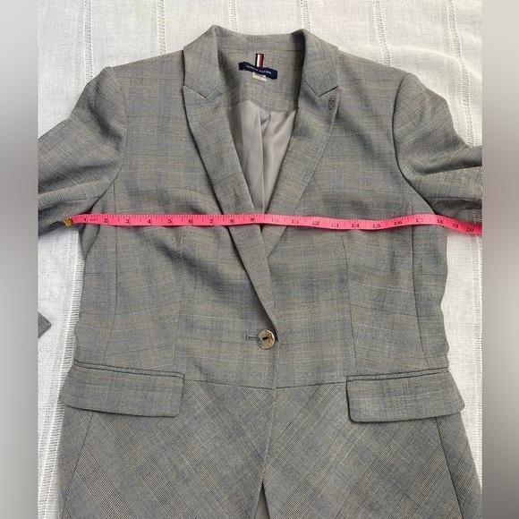 Tommy Hilfiger iconic blazer with silver embellishments. - Picture 6 of 17